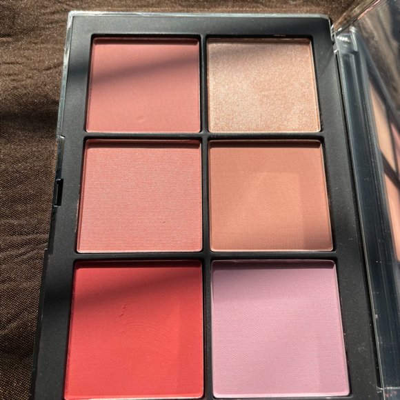 NARS Wanted Cheek Palette - Picture 5 of 6